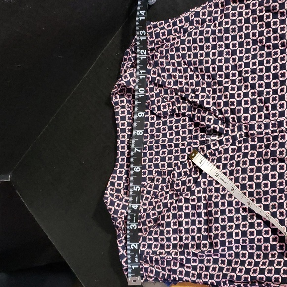 Nicole Miller Original Black, Pink & White Geo Design Sleeveless Top. Size L. - Picture 6 of 7